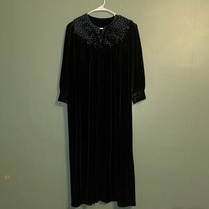 Vintage Emerald Velour Housecoat Robe with Beautiful Detailing and Embellishment